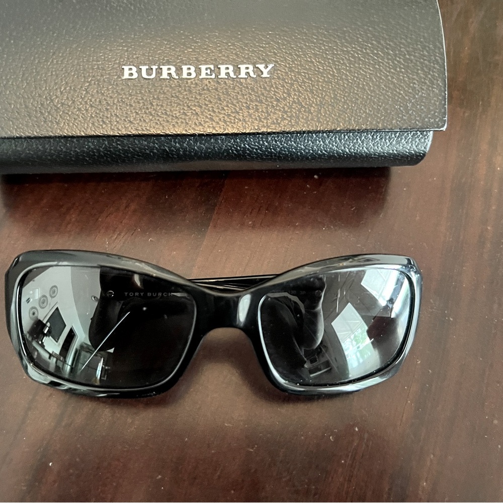 Black Womens Burberry Sunglasses
